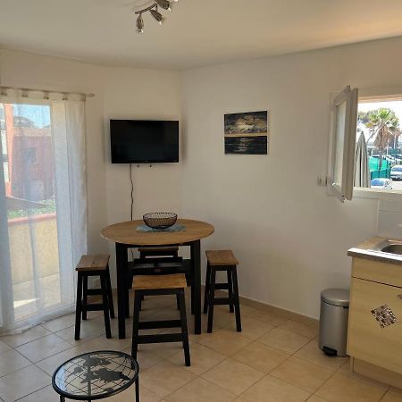 Plein Sud, bel appartement 20 mètres de la plage la Capte Hyères Esterno foto