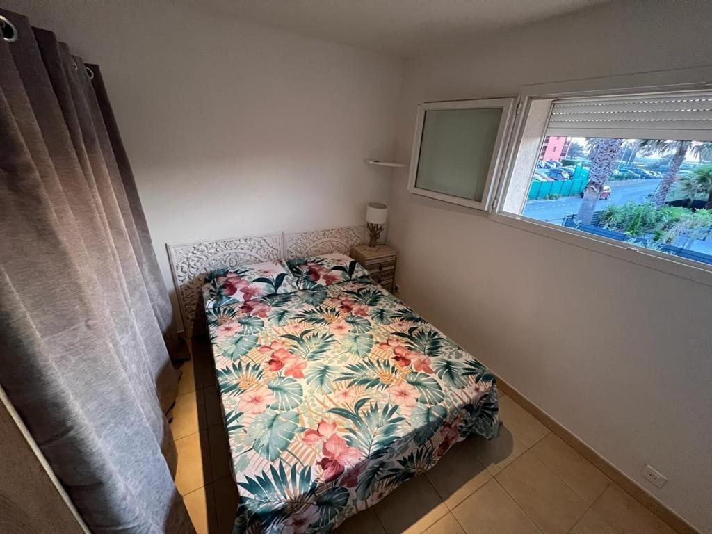 Plein Sud, bel appartement 20 mètres de la plage la Capte Hyères Esterno foto