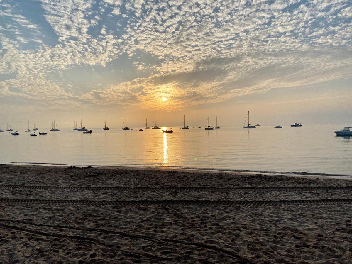 Plein Sud, bel appartement 20 mètres de la plage la Capte Hyères Esterno foto